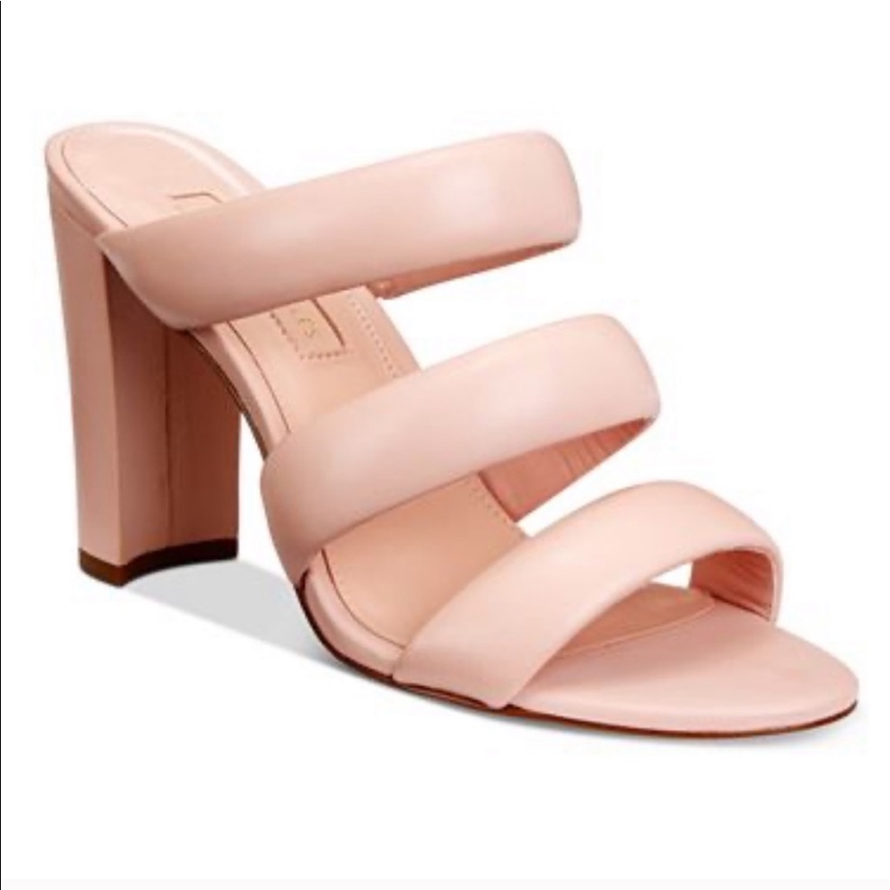 Avec Les Filles Heels